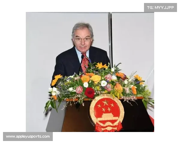 意大利政府批准授予米兰老板卡迪纳莱国籍以表彰其特殊贡献 意大利政府批准授予米兰老板卡迪纳莱国籍以表彰其特殊贡献